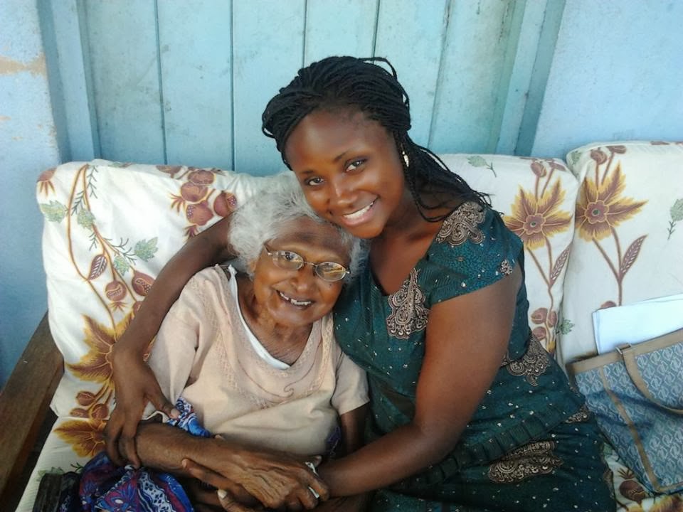 Dar es Salaam (Tanzania) – Giovani e anziani guardano insieme il futuro
