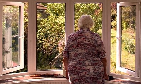La scienza conferma: la solitudine negli anziani accorcia la vita